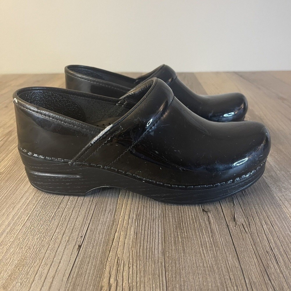 Dansko Clogs Shiny Black Patent Leather Nursing Shoes Slip On Size 37 US 6.5-7